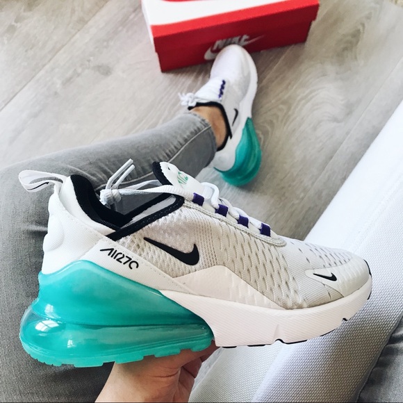 Nike Shoes - Nike air max 270
